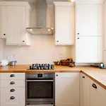 Pass The Keys Stylish Apartment In The Heart Of Clerkenwell